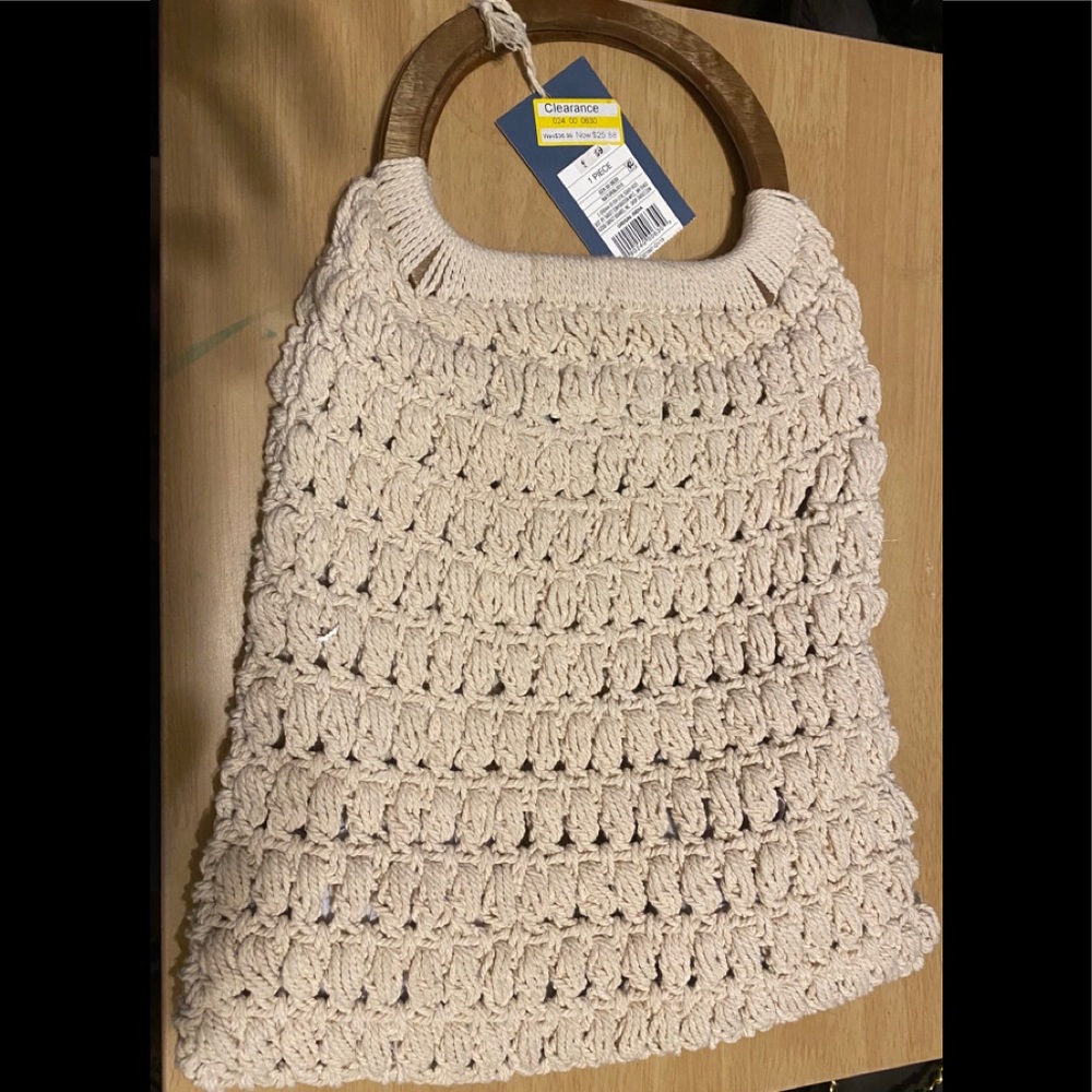 Macrame purse NWT cream color wood handle